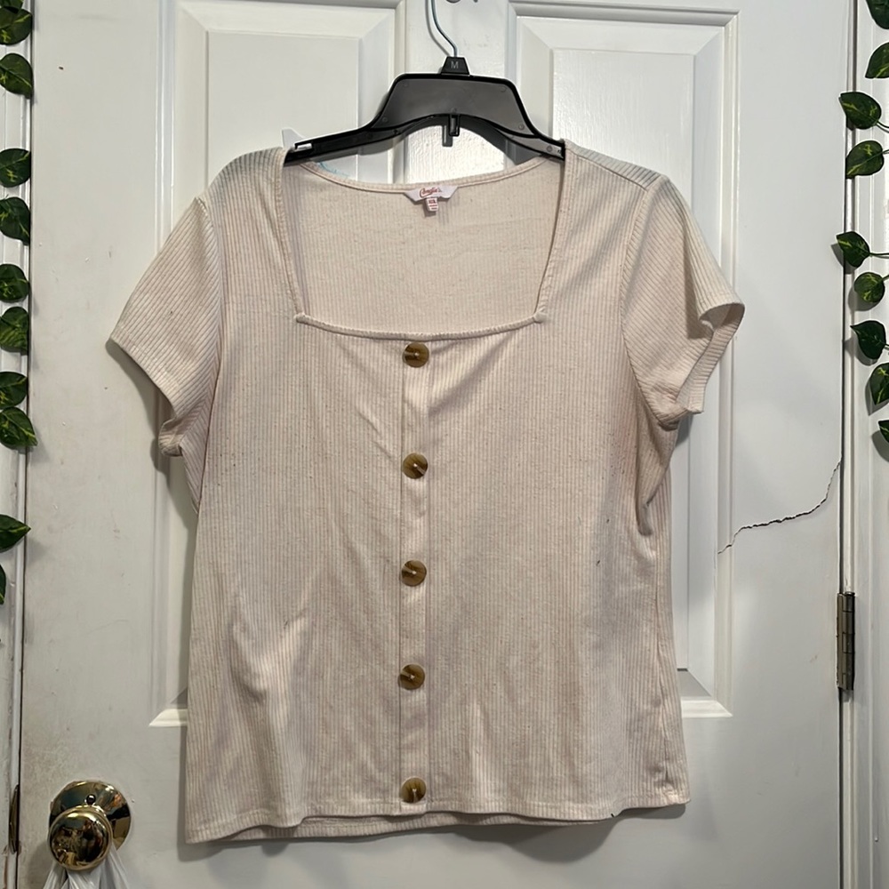XXL Candies Off-White Button Sweetheart Neckline